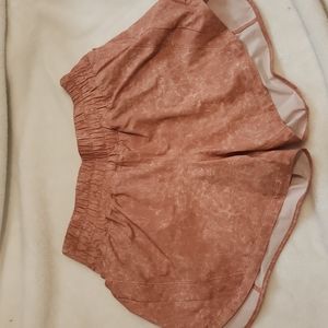 Lululemon track that shorts